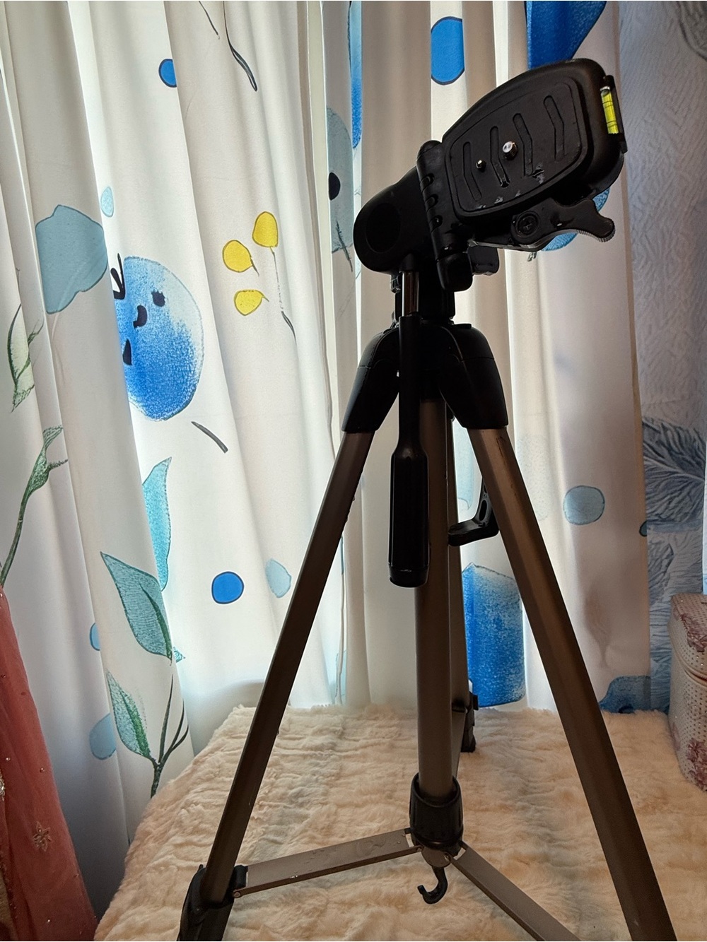 Samsonite 4700 Aluminum Camera Tripod with Pan/Tilt Head & Quick Release Plate